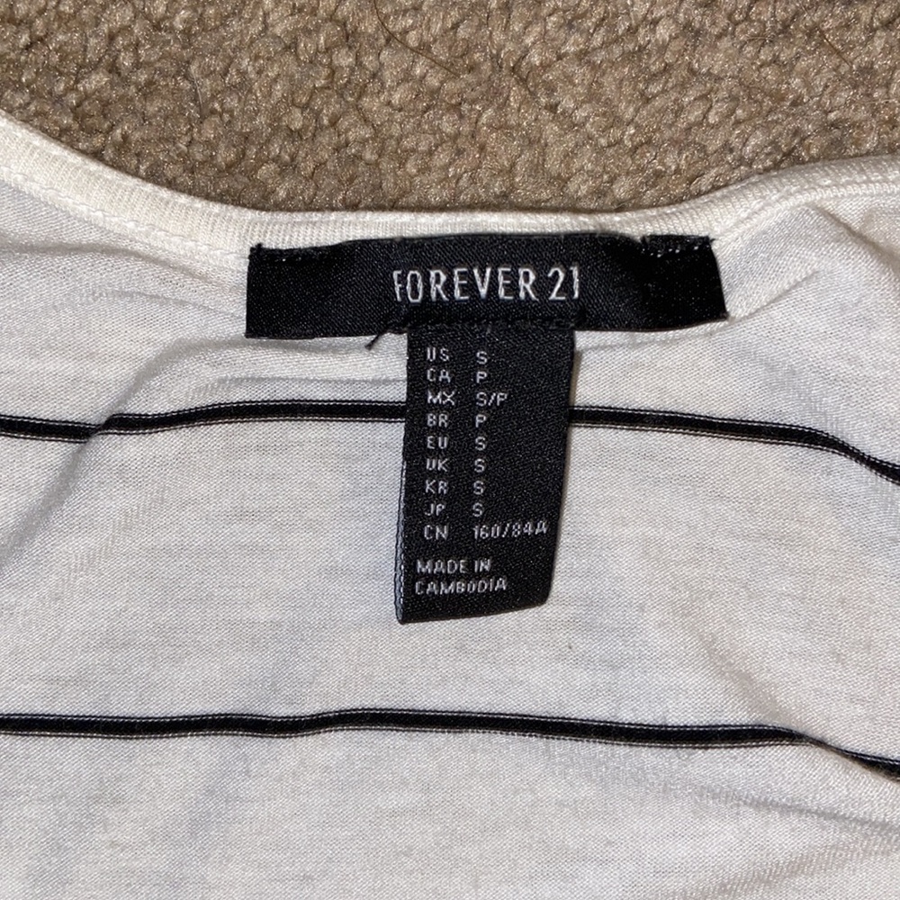 Hi-Low Crop Top - Picture 4 of 4